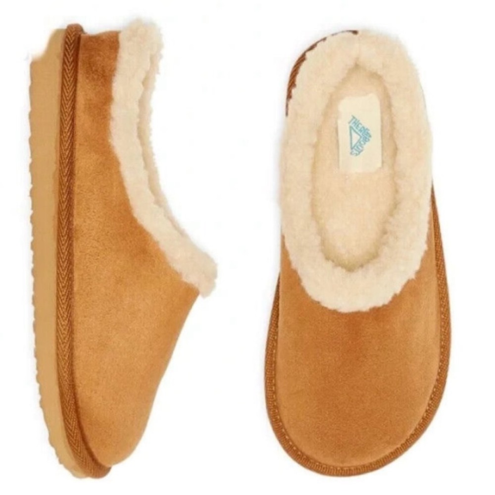 NWT Thereabouts Kids Slip on slippers cognac